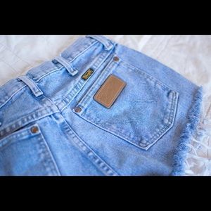 VTG WRANGLER DENIM CUTOFFS